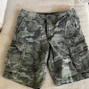 American Eagle Next Level Flex Camo Cargo Shorts Size 33